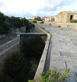 Fortezza Capo d'Orso, Palau